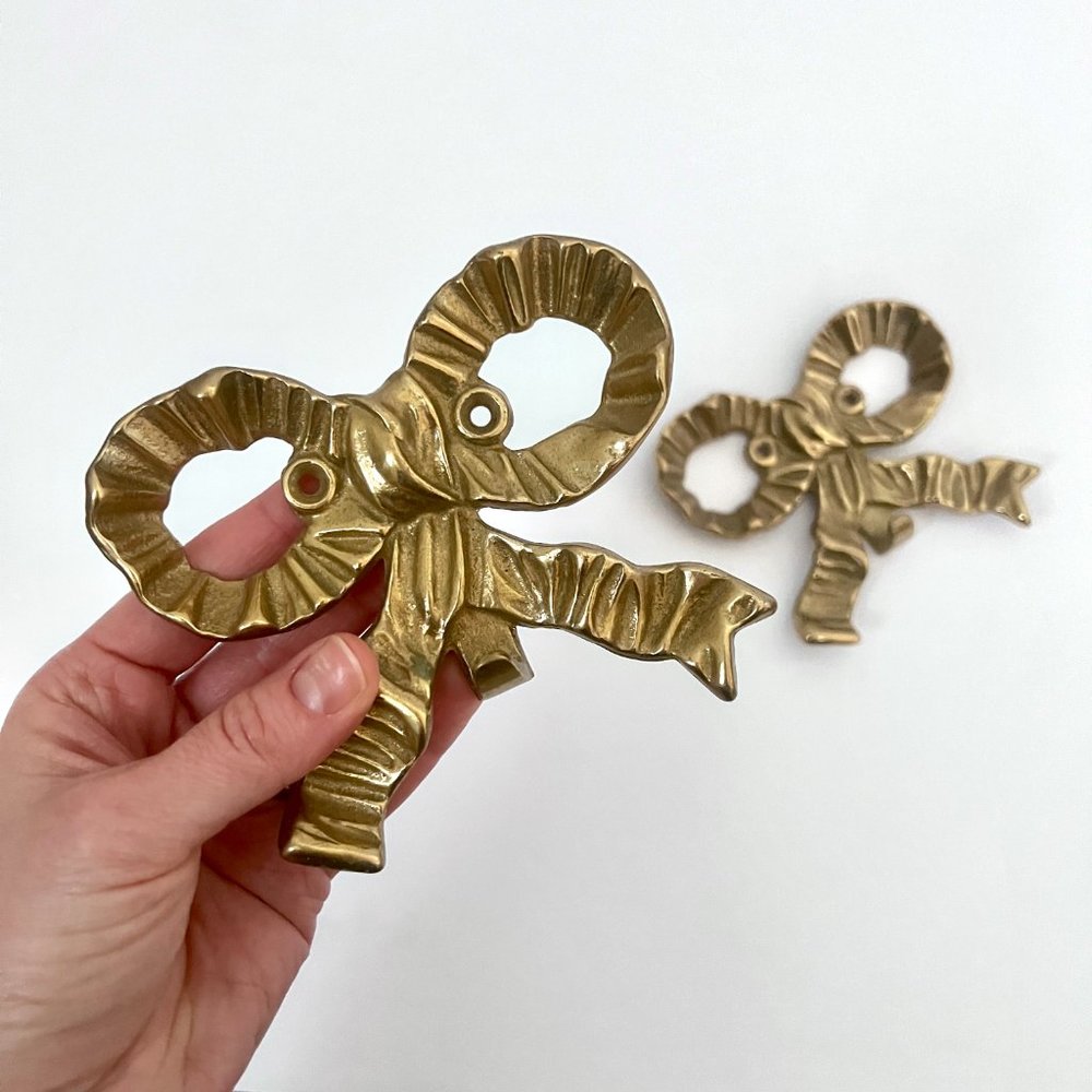 Set of 2 Vintage Brass Ribbon Bow Wall Hooks Hangers Traditional Christmas